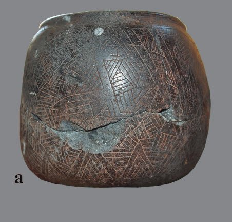 Decorated stone vessel from Ayanlar Höyük